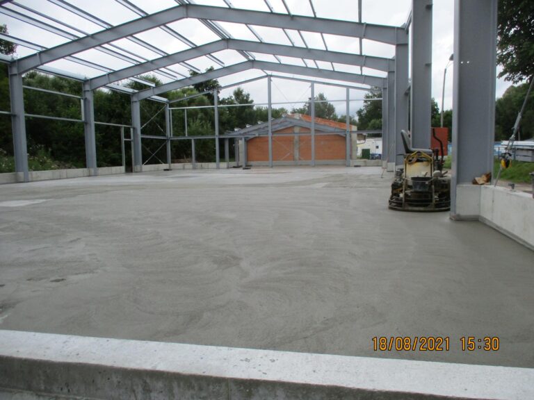 Bau einer Trainingshalle Neuhausen