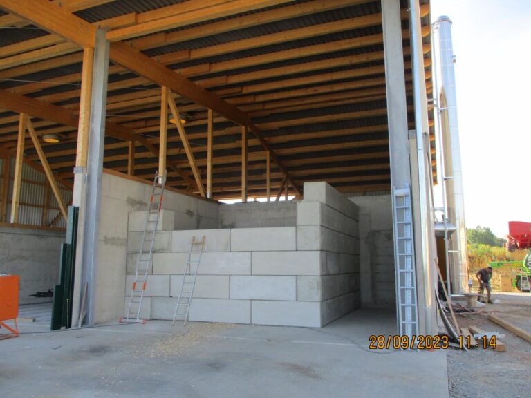 Hackschnitzelheizung und Maschinenhalle Neukirchen