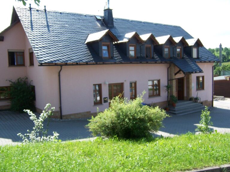 Wohn- und Geschäftshaus Neuhausen